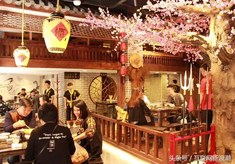 网红餐厅人气爆满,网红餐厅就是不一样真是名副其实