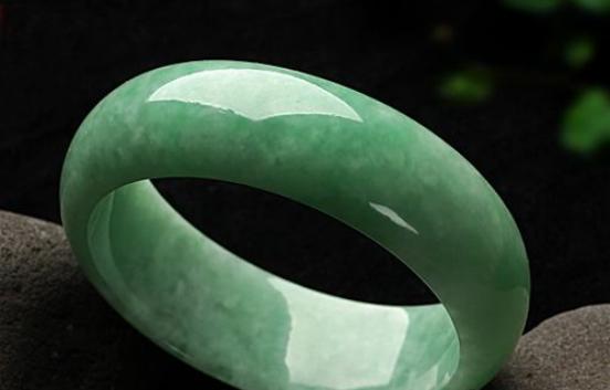 新手翡翠基础知识,新手想入行翡翠去哪个地方好