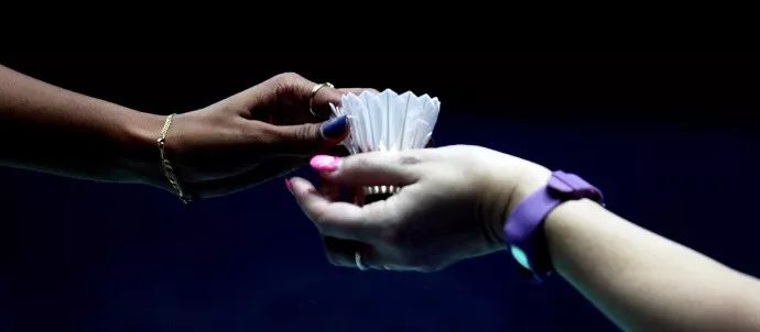 羽毛球的打球技巧和方法,羽毛球一前一后多球训练