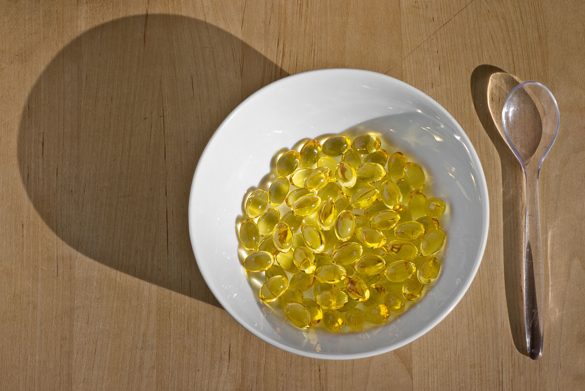 鱼肝油和维生素ad胶囊哪个好,鱼肝油和维生素ad可以同吃吗