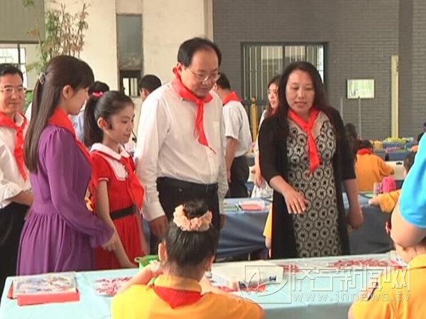 济宁霍家街小学学生宣誓,济宁市霍家街小学教室