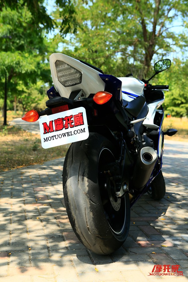 雅马哈yzf600r试驾视频,2023雅马哈yzf-r6赛道版