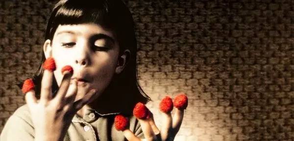 视觉盛宴体验爱丽丝梦游仙境,爱丽丝梦游仙境一个美丽的画面