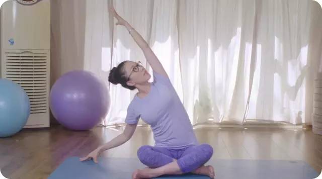 产后内脏下垂怎么恢复瑜伽动作,产后最有效的丰胸瑜伽体式