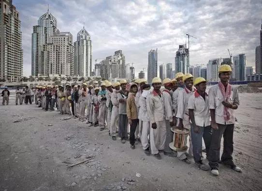 一广州人去迪拜，但最后回来哭着说