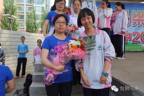 毕业不哭六年级,毕业不哭配乐朗诵