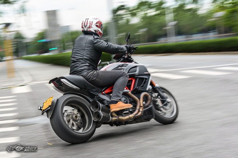 2019款杜卡迪大魔鬼diavel,2021款杜卡迪diavel评测