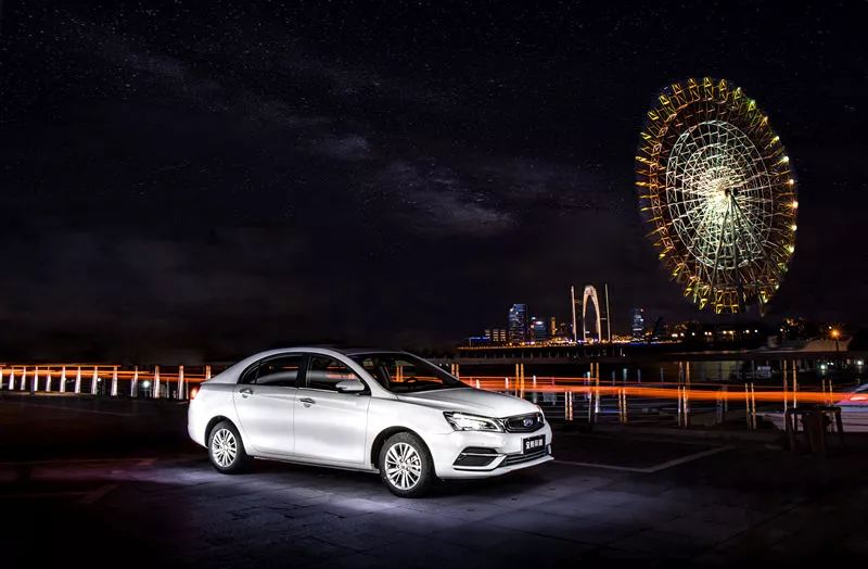 试驾吉利帝豪玩家版低配多少钱,2017款吉利帝豪试驾新车评