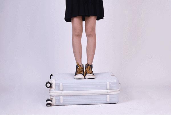 我的行李箱装不下太多回忆,我的行李箱装不下诗和远方