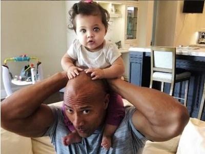 速度与激情9上天空片段真实测试,速度与激情9打斗视频