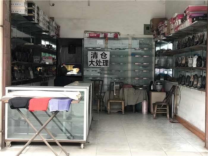 乱逛|曾经我总是跟着大人赶犀浦