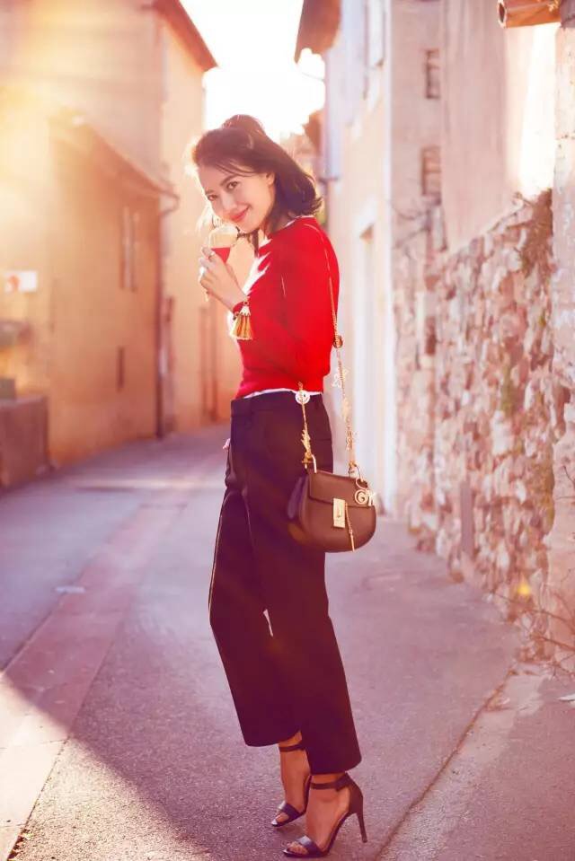 她的衣品,她的发型穿搭才是流行范本