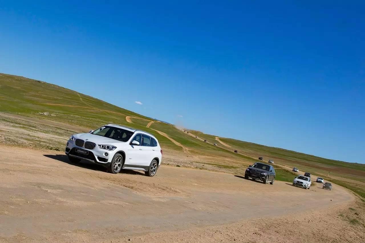 全新一代宝马x1试驾,海外版全新宝马x1新车试驾视频