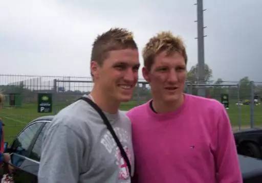 16欧洲杯扎卡兄弟,球知道