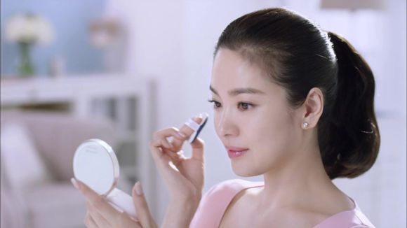 2022蘑菇头双色遮瑕气垫bb霜,尤一蘑菇气垫bb霜遮瑕保湿不卡粉