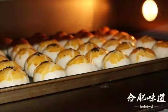 有什么事是一顿美食解决不了,有什么事情是一杯酒解决不了