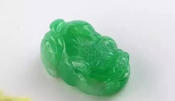 翡翠吊坠怎样选才最好,翡翠吊坠怎么挑款式