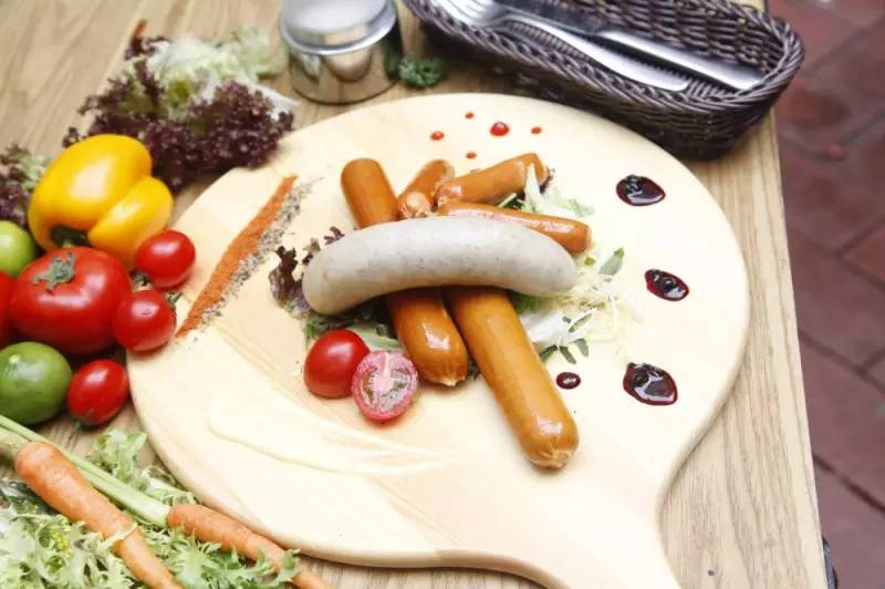 寻找广州至HIT看球BAR｜酒吧太吵，清吧太淡，这里刚刚好