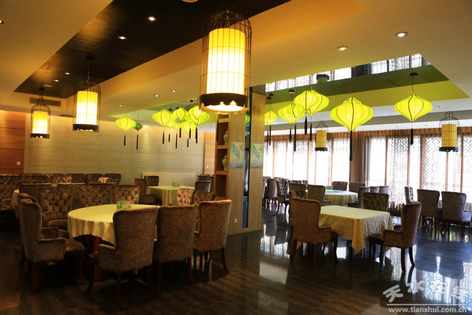 又到花开烂漫时下一句,清明出游来汤峪踏青泡温泉