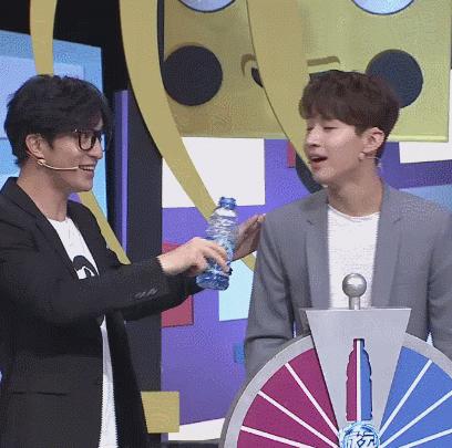 薛之谦撒贝宁综艺节目是什么,明星打假名场面薛之谦撒贝宁