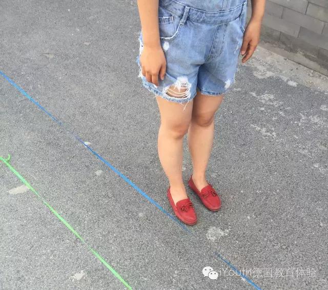 茅坑跳皮筋,跳茅坑的玩法跳皮筋