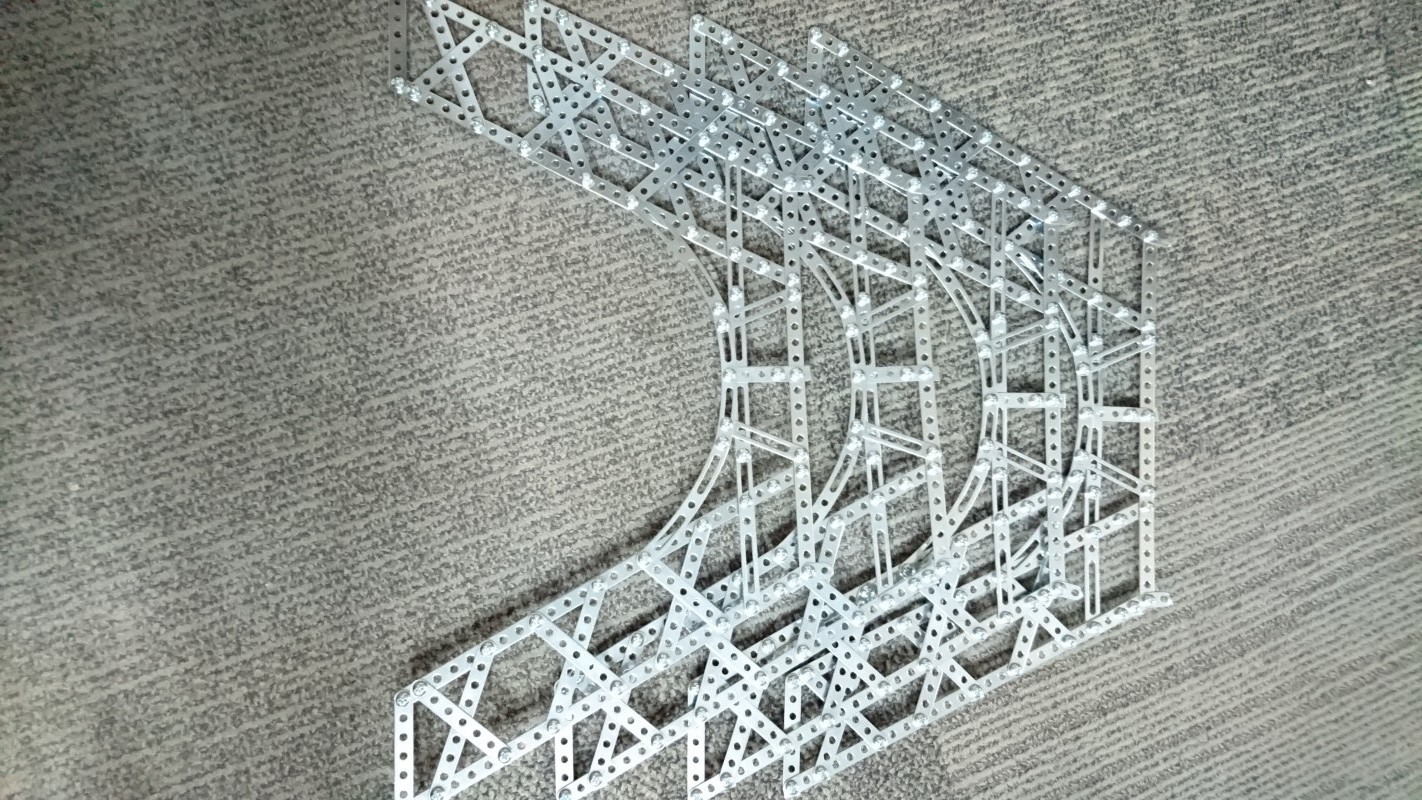 埃菲尔铁塔是怎样建成,埃菲尔铁塔怎么建成的