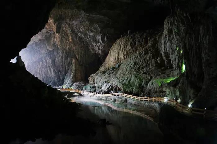巴马世界旅居圣地,广西巴马长寿圣殿图片