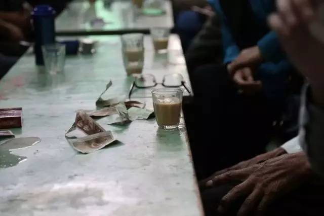 日照有什么好玩的地方,日照金山