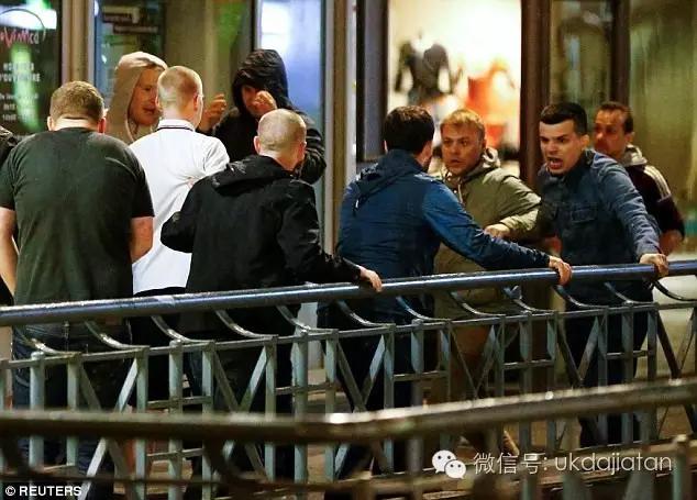 欧洲杯俄罗斯足球场斗殴,欧洲杯英国足球流氓