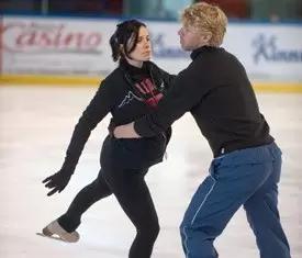 你的孕期在做什么,孕期孕妈这些动作可不要做