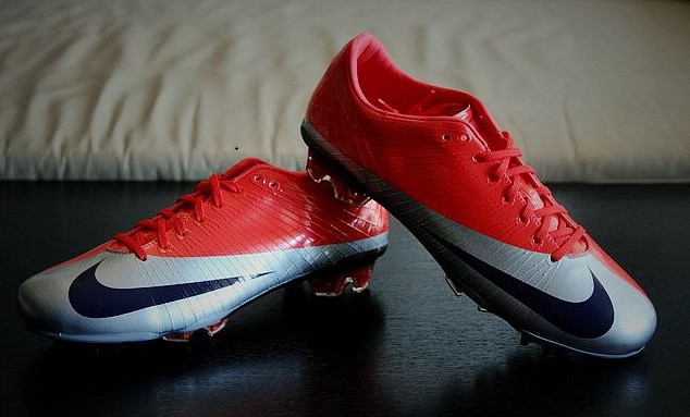 足球鞋nike传奇系列,耐克刺客cr7足球鞋推荐