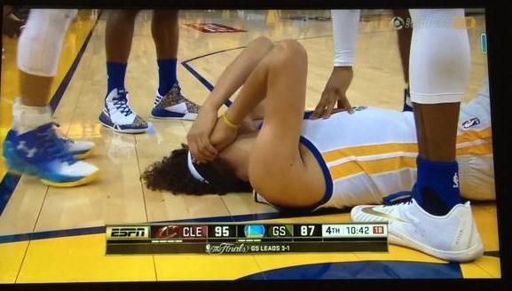 nba第一假摔高手瓦莱乔,勇士瓦莱乔詹姆斯