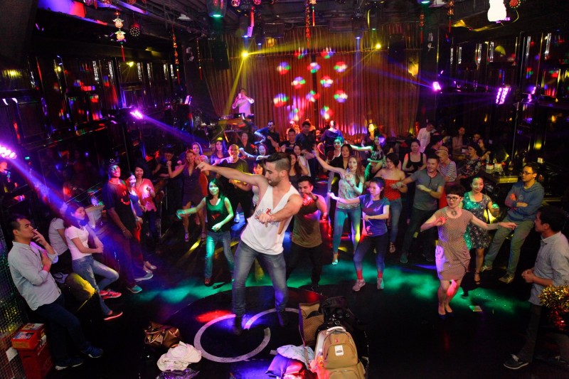 寻找广州至HIT看球BAR｜酒吧太吵，清吧太淡，这里刚刚好