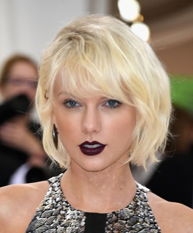 好莱坞小花们的妆扮“黑”历史竟然在今年全面翻盘！