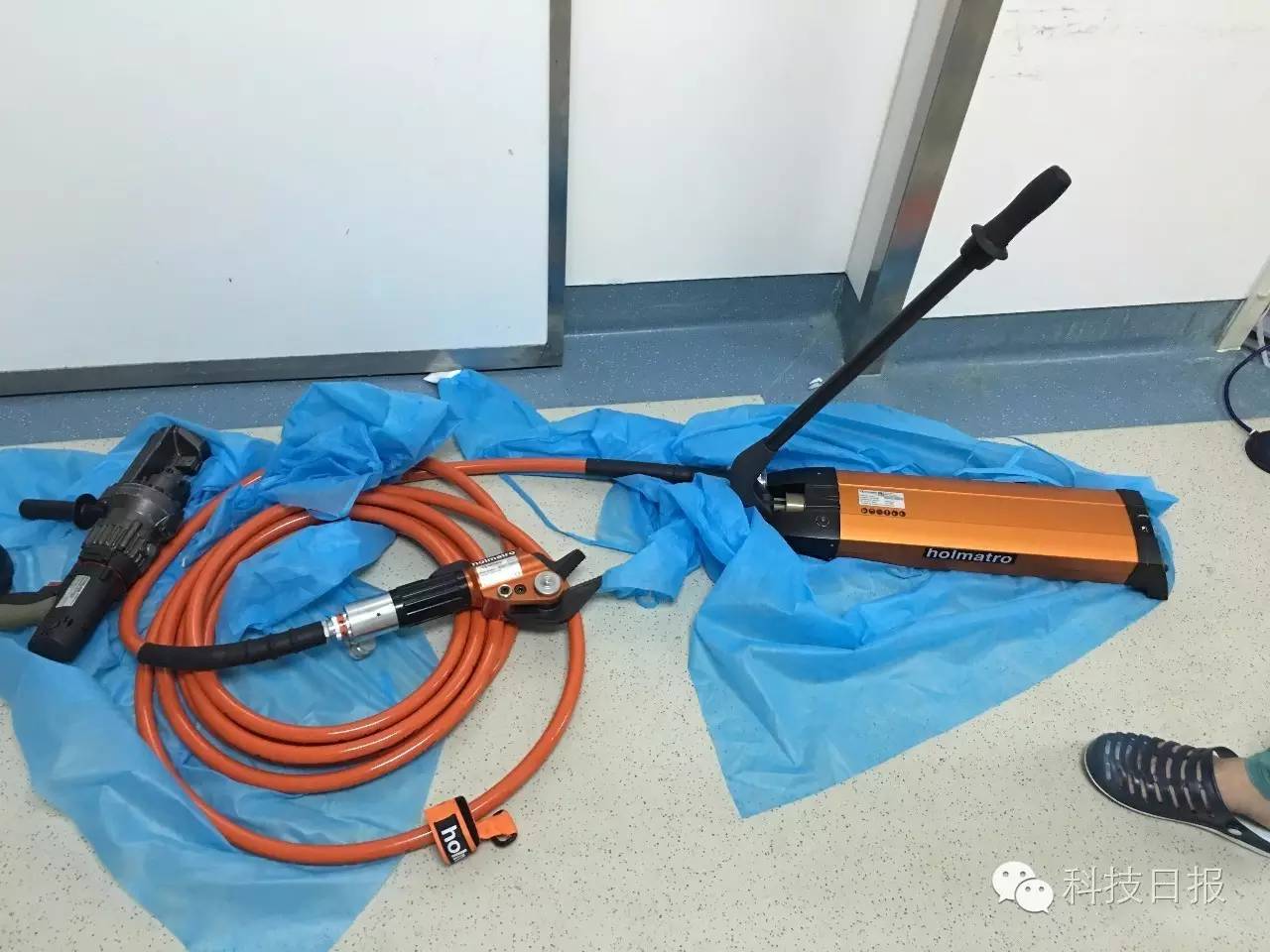 医学圈丨直径1.5厘米钢筋贯穿全身，男子如何闯过“鬼门关”？