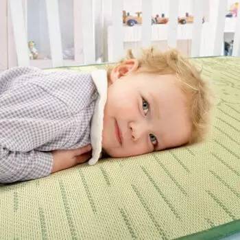 凉席上沾了血怎么处理,什么样的凉席不适合宝宝