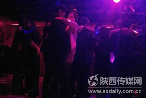 “黑灯舞”变“暗灯舞”仍存有偿性陪侍