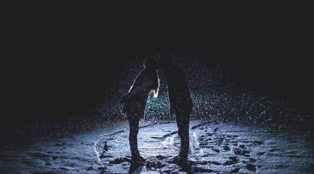 智能手机变“器官”，00后成“赛博电子合成人”？