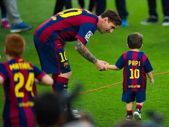 金球奖典礼梅西7次金球奖画面,梅西第7次夺得金球奖