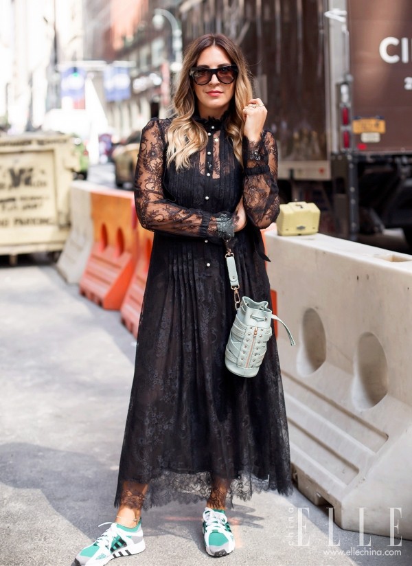 运动鞋配什么连衣裙子好看,运动鞋与裙子怎么搭出高级感