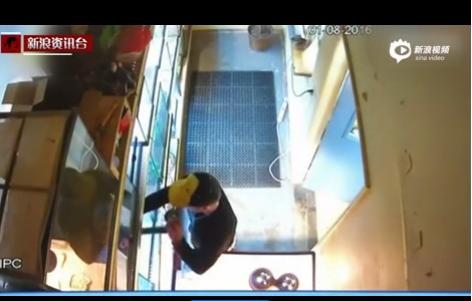 濂冲瓙娉℃俯娉夋洿琛ｅ闂叆鐢峰瓙,澶氬悕濂虫父瀹㈠綋浼楄繘鐢峰帟