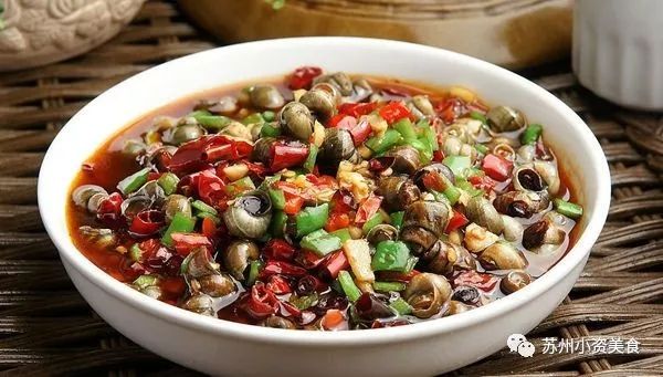 3月啦!不时不吃的苏州人又迎来了一波春天的美食,青团子、腌笃鲜、明前螺、马兰头……