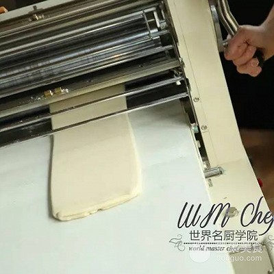 法国羊角面包制作方法,法式羊角面包的做法窍门