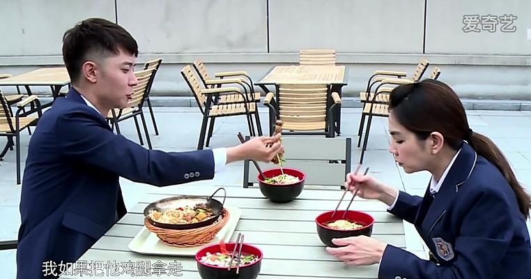 我去上学啦第二季鹿晗大张伟开学,我去上学啦大张伟和鹿晗的手势