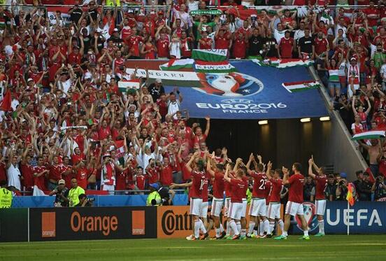 里昂足球法国杯,足球法国杯巴黎5:1胜里昂