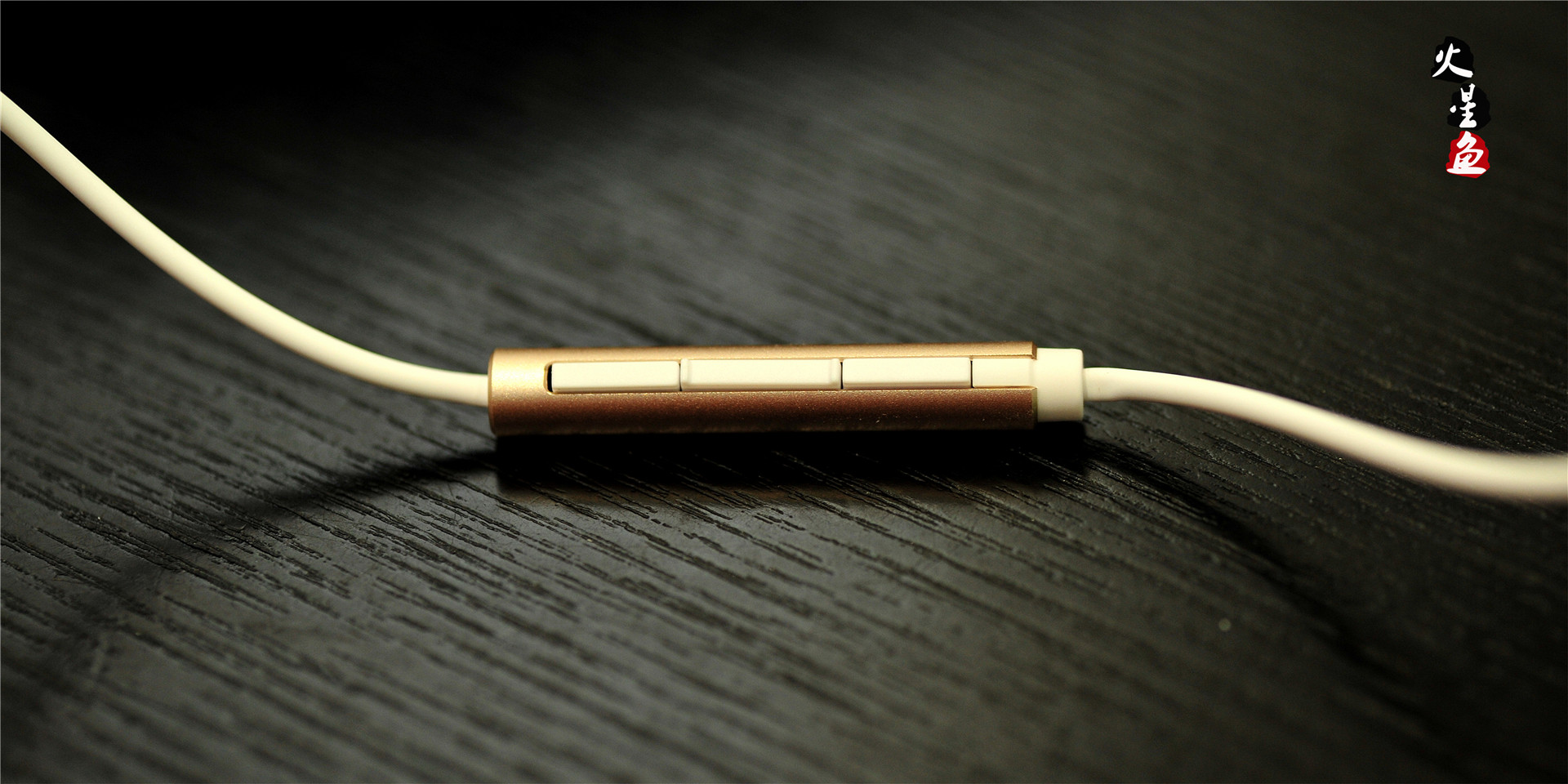 小米双单元半入耳式耳机测评,小米铁圈耳塞