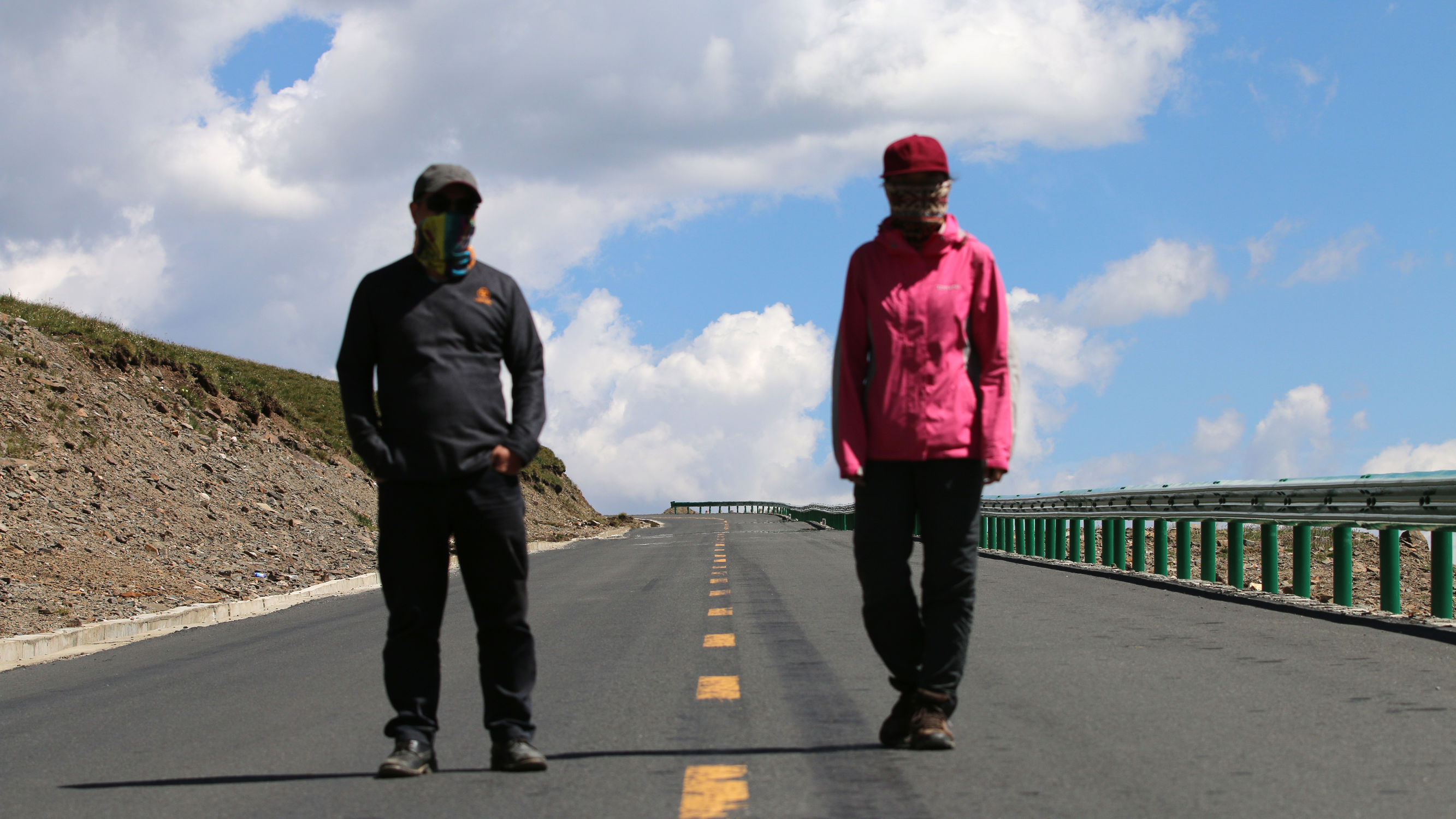 西部旅游必备物品清单 (国外旅游必备的装备)