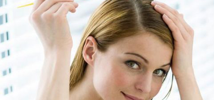 烫发洗发后用弹力素还是精油,烫发后多久护理头发