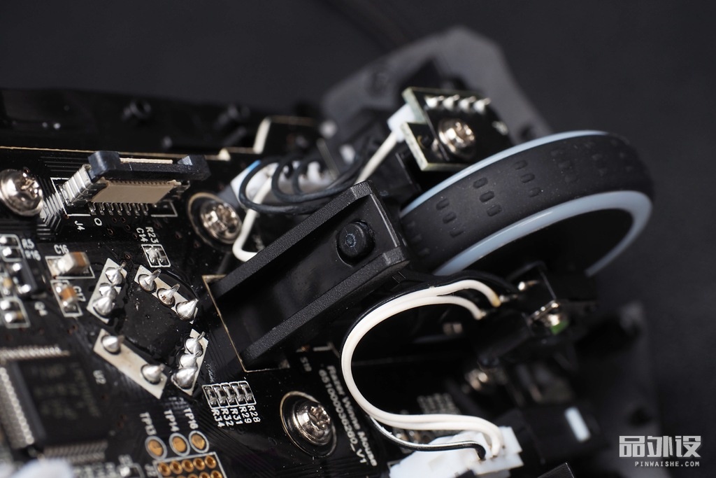 雷蛇那伽梵蛇六芒星背光灯不亮,雷蛇巴塞利斯蛇v2鼠标测评