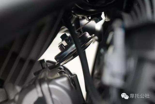 铃木gw250双缸水冷最新款街车,gw250神车到底怎么样